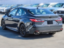 Toyota Camry SE (Natl) 2026