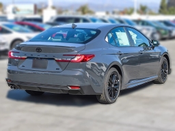 Toyota Camry SE (Natl) 2026