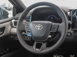 Toyota Camry SE (Natl) 2026