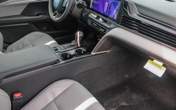 Toyota Camry SE (Natl) 2026
