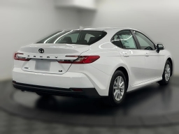 Toyota Camry LE (Natl) 2026