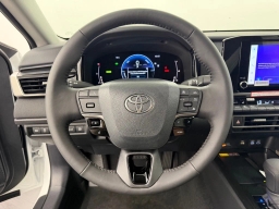 Toyota Camry LE (Natl) 2026