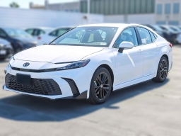Toyota Camry SE (Natl) 2026