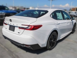Toyota Camry SE (Natl) 2026