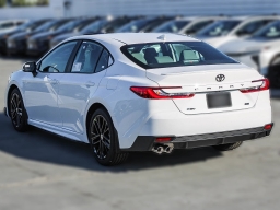 Toyota Camry SE (Natl) 2026