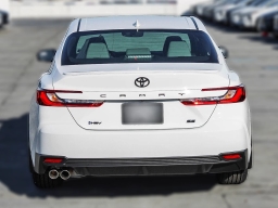 Toyota Camry SE (Natl) 2026