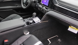 Toyota Camry SE (Natl) 2026