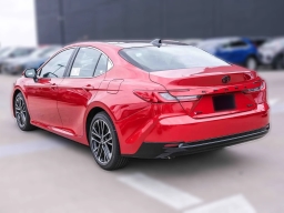 Toyota Camry XLE (Natl) 2026