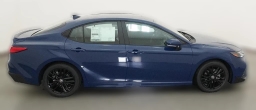 Toyota Camry SE (Natl) 2026