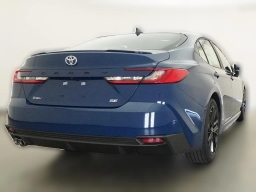 Toyota Camry SE (Natl) 2026