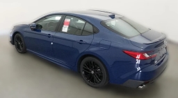 Toyota Camry SE (Natl) 2026