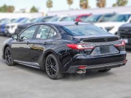 Toyota Camry SE (Natl) 2026