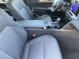 Toyota Camry LE (Natl) 2026