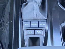 Toyota Camry LE (Natl) 2026