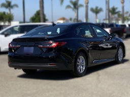 Toyota Camry LE (Natl) 2026