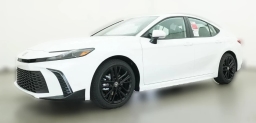 Toyota Camry SE (Natl) 2026