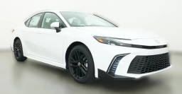 Toyota Camry SE (Natl) 2026