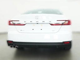 Toyota Camry SE (Natl) 2026