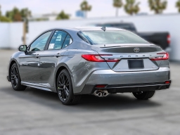 Toyota Camry SE (Natl) 2026
