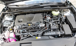 Toyota Camry SE (Natl) 2026