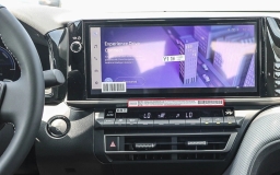 Toyota Camry SE (Natl) 2026