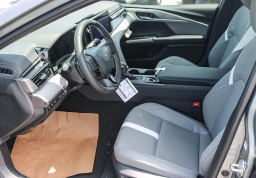 Toyota Camry SE (Natl) 2026