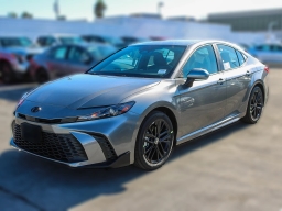 Toyota Camry SE (Natl) 2026