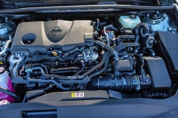 Toyota Camry SE (Natl) 2026