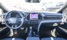 Toyota Camry SE (Natl) 2026