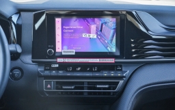 Toyota Camry SE (Natl) 2026