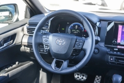 Toyota Camry SE (Natl) 2026