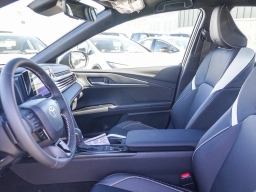 Toyota Camry SE (Natl) 2026