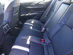 Toyota Camry SE (Natl) 2026