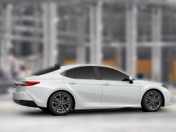 Toyota Camry XLE (Natl) 2026
