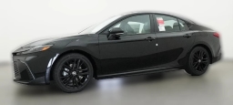 Toyota Camry SE (Natl) 2026