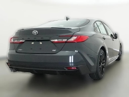 Toyota Camry SE (Natl) 2026