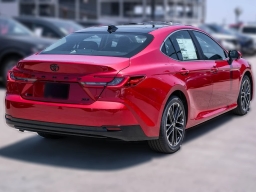 Toyota Camry XLE (Natl) 2026