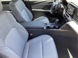 Toyota Camry LE (Natl) 2026
