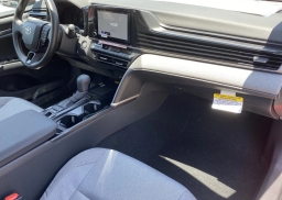 Toyota Camry LE (Natl) 2026