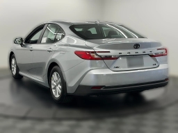 Toyota Camry LE (Natl) 2026