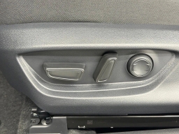 Toyota Camry LE (Natl) 2026
