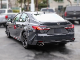 Toyota Camry SE (Natl) 2026
