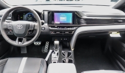 Toyota Camry SE (Natl) 2026