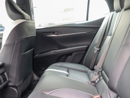 Toyota Camry SE (Natl) 2026
