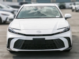 Toyota Camry SE (Natl) 2026