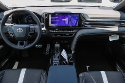 Toyota Camry SE (Natl) 2026
