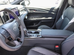 Toyota Camry SE (Natl) 2026