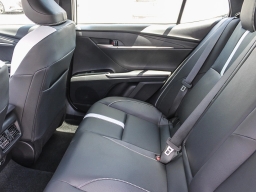 Toyota Camry SE (Natl) 2026