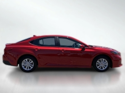 Toyota Camry LE (Natl) 2026