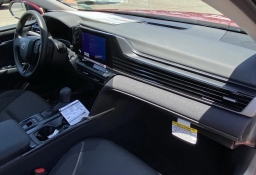 Toyota Camry LE (Natl) 2026